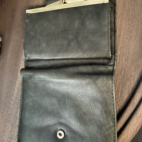 Dark green leather wallet. - Picture 4 of 6